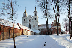 Dažų sluoksniai dengė šimtmečių tapybą