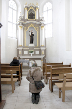 Vagys lipa ant altoriaus