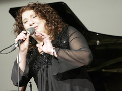 Larisa Kalpokaitė: „Kai dainuoju, nepriklausau nuo nieko“