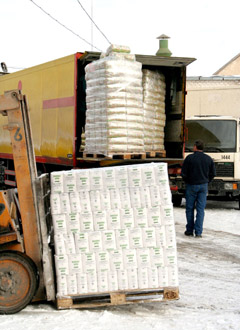 Prie maisto paketų —  jau šimtai tūkstančių