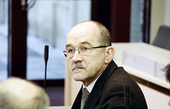 Romualdas Ozolas perspėja apie tautos nykimą