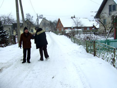 Konteinerius „sukrovė“ ant gyventojų pečių