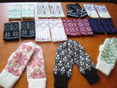 Riešinių mezgėja bando „prisijaukinti“ audimą