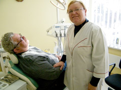 Iš Klaipėdos į Kelmę dantų protezų