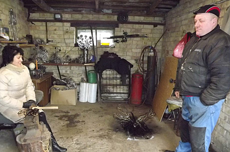 Širdį šildančios rožės gimsta garaže