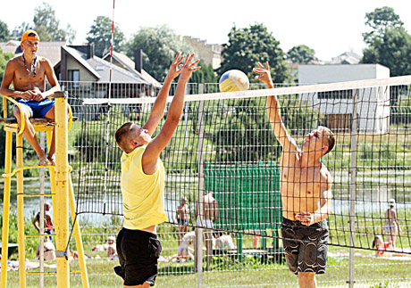 Prie Prūdelio varžėsi paplūdimio tinklinio mėgėjai