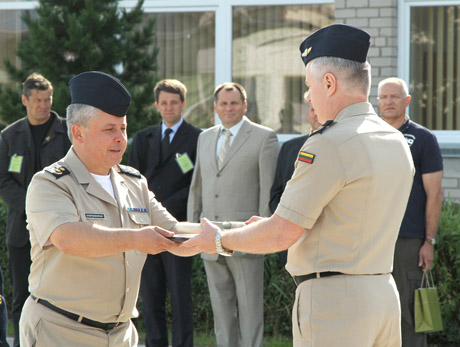 Aviacijos bazėje – dviguba ceremonija