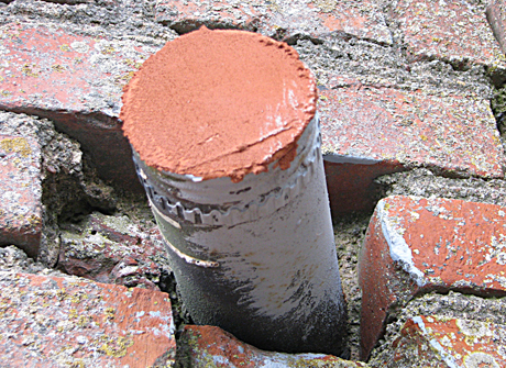 Sprogmenį ištraukė iš bažnyčios sienos