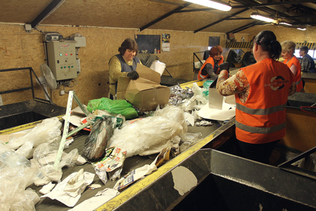 Antrinių žaliavų rūšiavimas turi tapti įpročiu