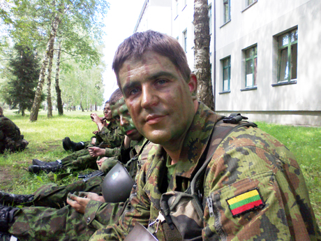 Pasididžiavimas pabaigus vyriškumo mokyklą