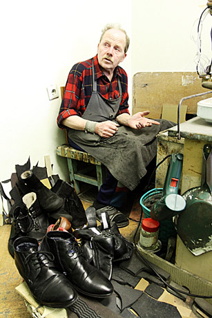 Batsiuviai dirbtinę odą vadina nelaime