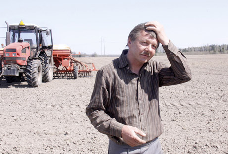 Žemę valdo pinigai ir Dievas