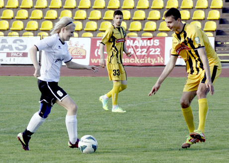 Mušk įvartį, o ne moterį