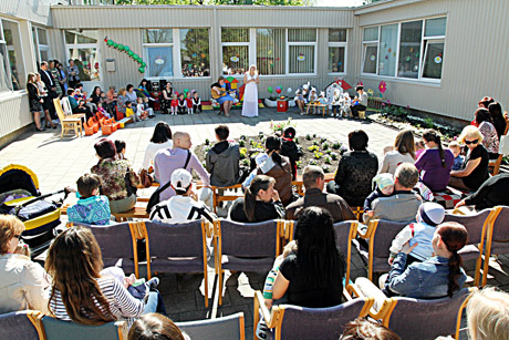 Mažyliai pri­si­lietė prie šei­mos