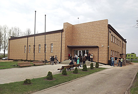 Atidaryti Naisių bendruomenės kultūros namai