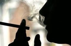 Kova su rūkymu reikalauja vis naujų ginklų