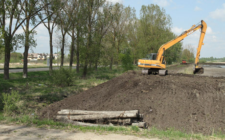 Valdininkai slidinėja ant dramblio