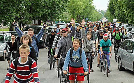 Šiauliuose dviratininkai rekordą gerins ant stogo