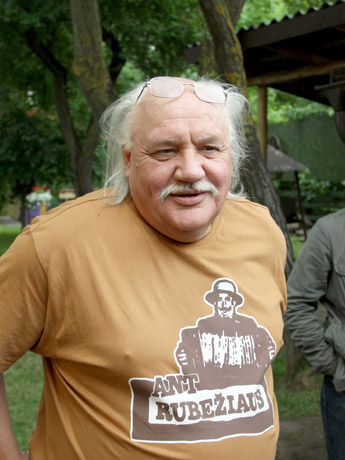 „Ant rubežiaus“ sutems „Keisto folko naktis“