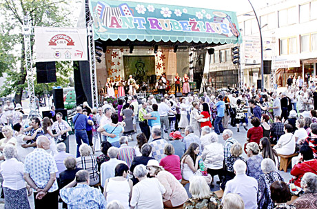 „Ant rubežiaus“ – ir šokiai, ir dainos