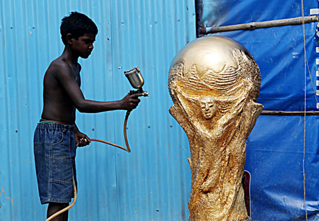 Ry­toj star­tuo­ja pa­sau­lio fut­bo­lo čem­pio­na­tas