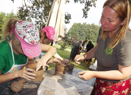 Akmens amžiaus keramika atgijo stovykloje