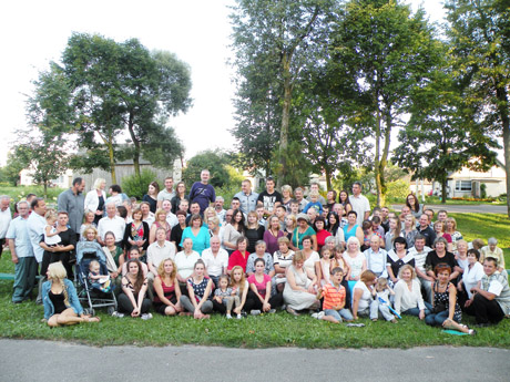 Į giminės susitikimą susirinko šešios kartos