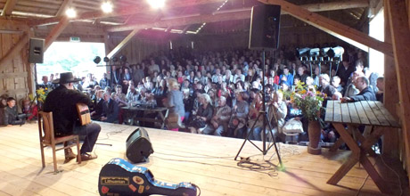 „Sugrįžimų į Paragius“ scena – vėl po stogu