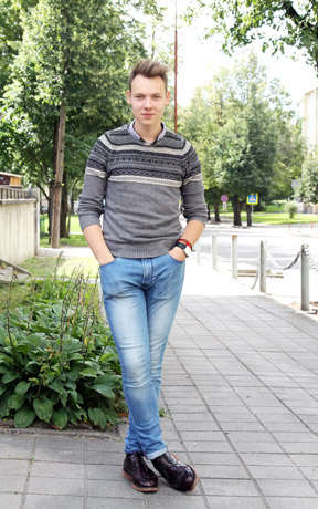 Šešiolikamečio studijos