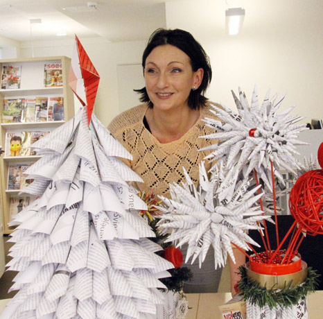 Se­nas laik­raš­tis – ka­lė­di­nė de­ko­ra­ci­ja