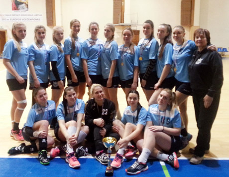 Rankininkės iš Slovakijos grįžo su taure