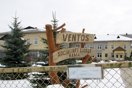 Išė­jęs į šal­tį mi­rė glo­bo­ti­nis