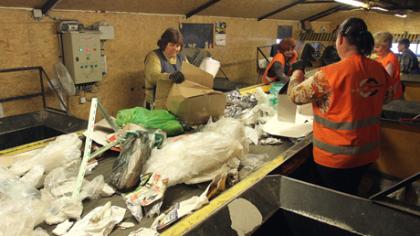 Antrinių žaliavų rūšiavimas turi tapti įpročiu