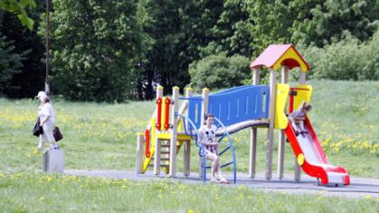 Nuniokota vaikų žaidimų aikštelė