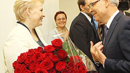 Kon­ser­va­to­riai ma­to vai­vo­rykš­tę, socialdemokratai­ – klai­das